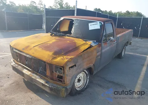 1981 Ford F100 from USA, damaged, VIN 1FTCF10E3BNB08776